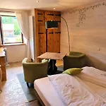 Domaine Du Jardin Hôtel&chalets Privé Hotel 4*