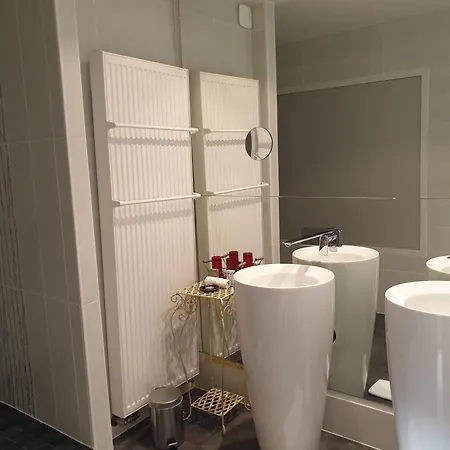 Domaine Du Jardin & Prive Отель 4*