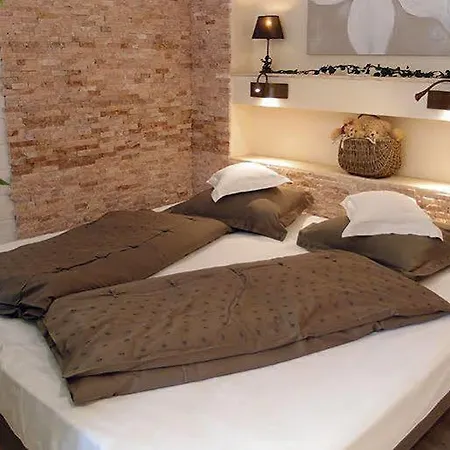 Domaine Du Jardin & Prive Отель 4*
