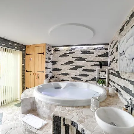 Domaine Du Jardin & Prive Отель Rehaupal